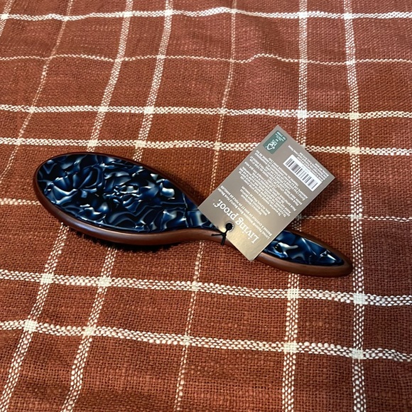 NWT Living Proof brush - Picture 2 of 2